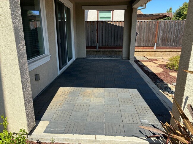 Building Photo - Spacious 3BR House in Gilroy