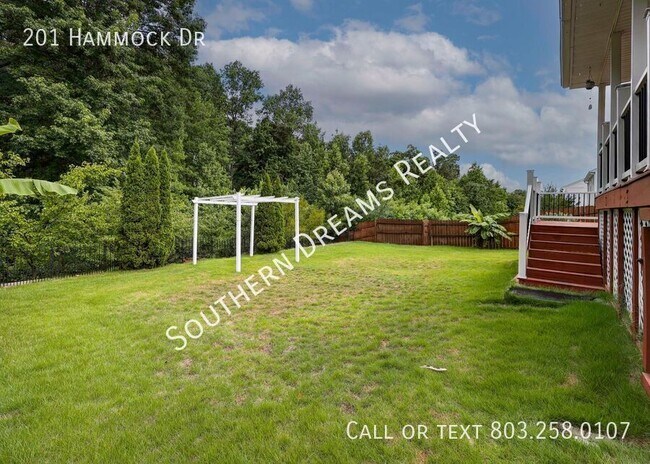 Building Photo - 201 Hammock Dr