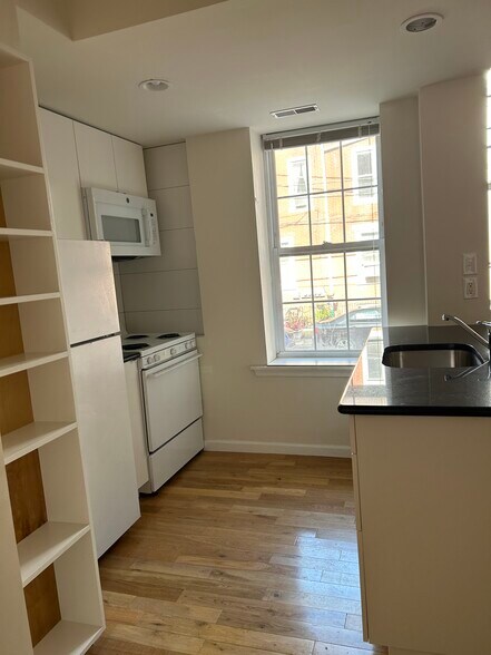 Building Photo - 3901 Baring St