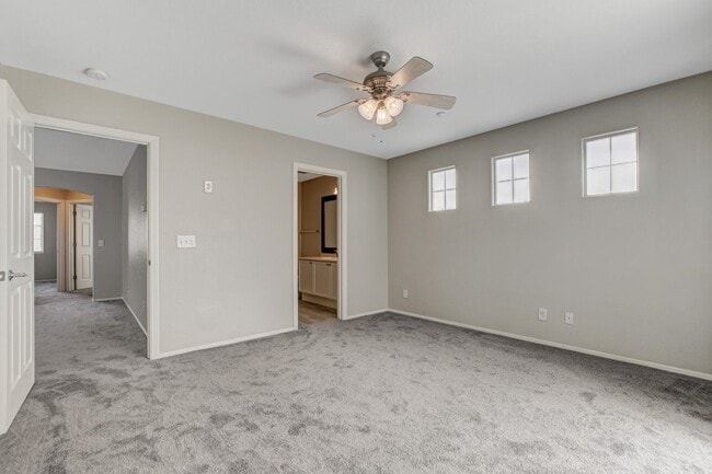 Building Photo - Beautiful 2 Story, 3 Bedroom Home Northwest!