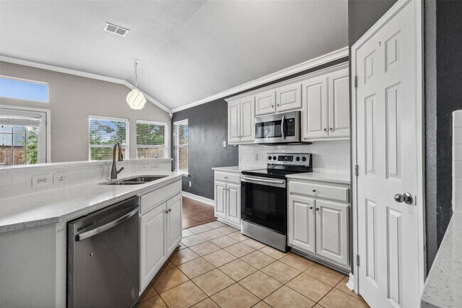 Building Photo - 7261 Decoy Ln