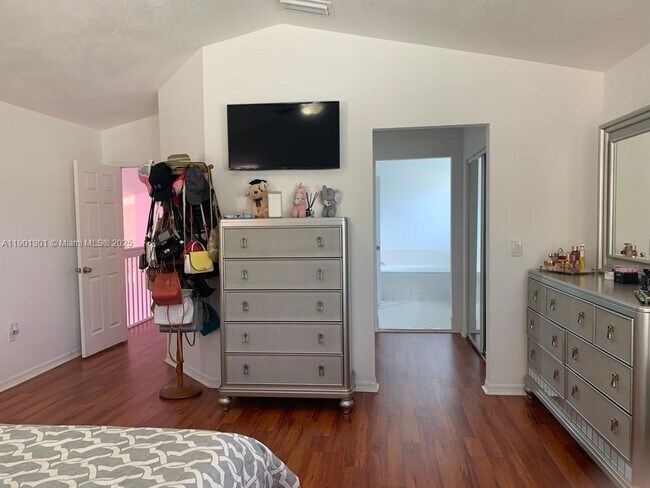Building Photo - 14804 SW 155th Pl