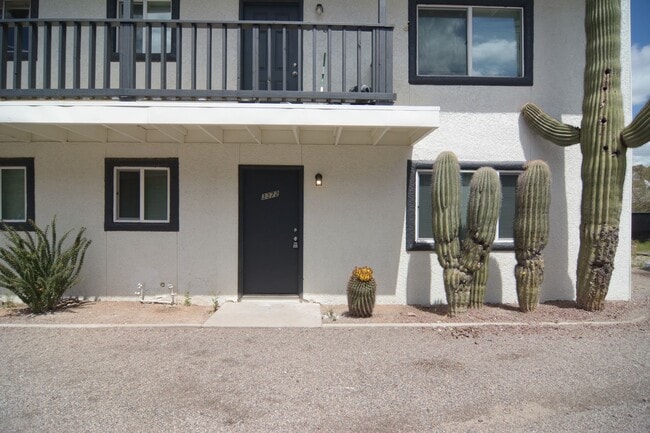 Building Photo - 3372 N Cardi Blvd