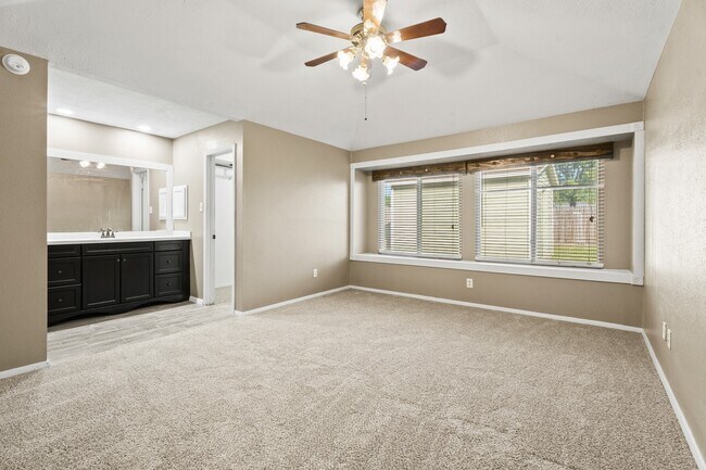 Building Photo - 3877 Pecan Cir