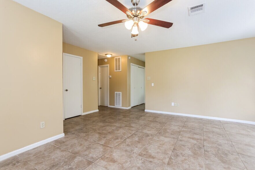 Building Photo - 12526 Zavalla St