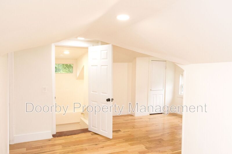 Building Photo - 814 N Germantown Rd