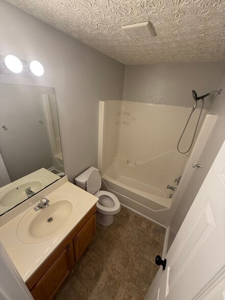 Building Photo - 1 Donnell Ave