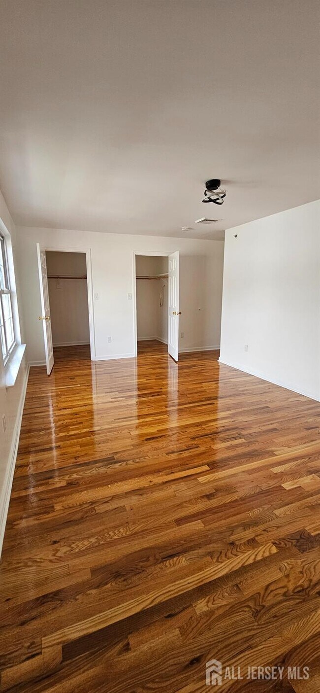 Building Photo - 655 4th St