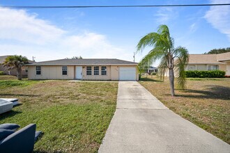 Building Photo - 17th Pl
