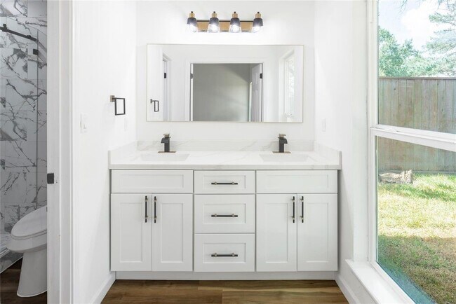 Building Photo - 1011 Crossfield Dr