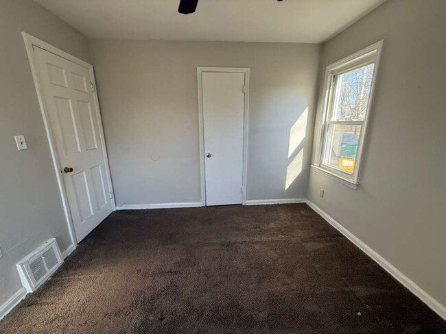 Building Photo - 2-BED, 1 BATH BEAUTIFUL SINGLE- FAMILY HOME IN MAPLE HEIGHTS!