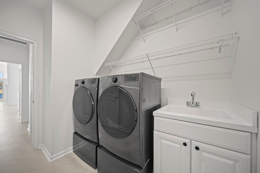 Building Photo - 10061 Vineyard Lake Rd E