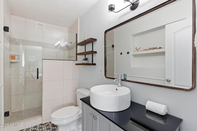 Building Photo - 2530 N 68th Pl