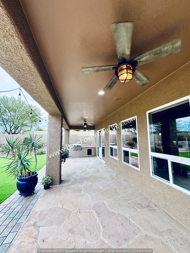 Building Photo - 732 W Burntwater Dr