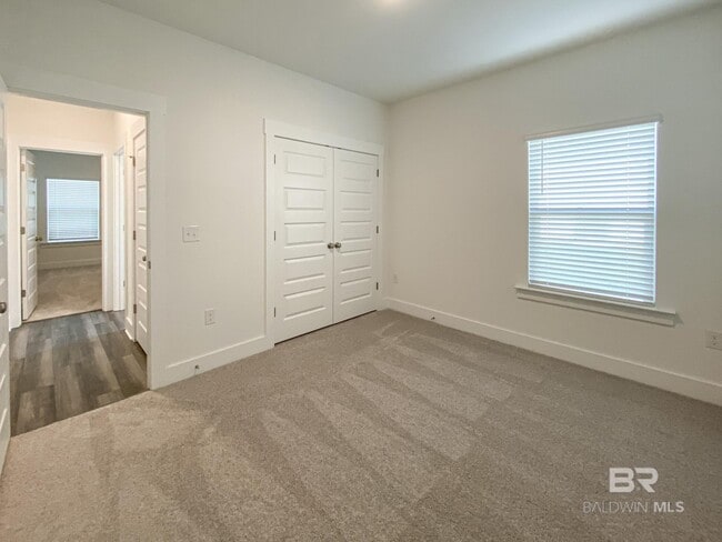 Building Photo - 510 Hardwood Ave