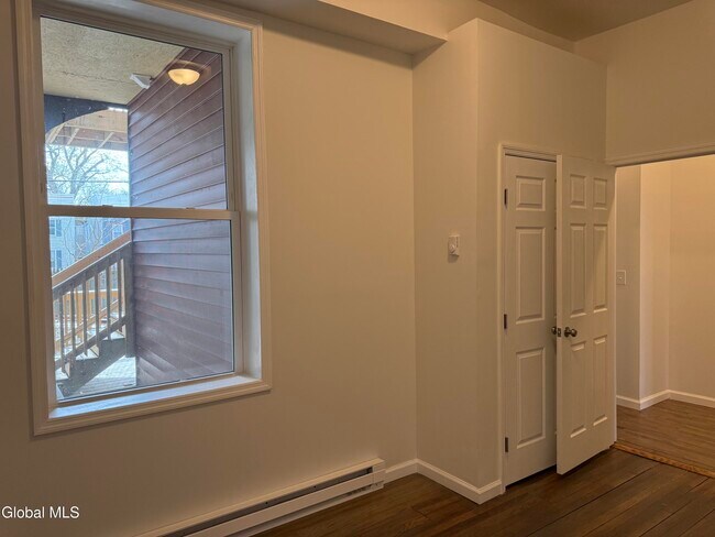 Building Photo - 346 Madison Ave