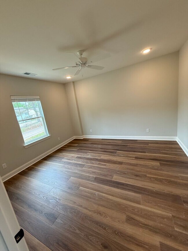 Building Photo - 3543 Fenwick Wy