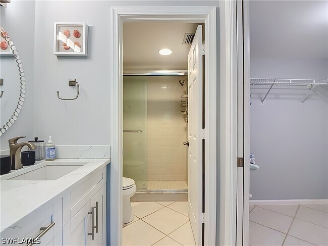 Building Photo - 3685 Amberly Cir