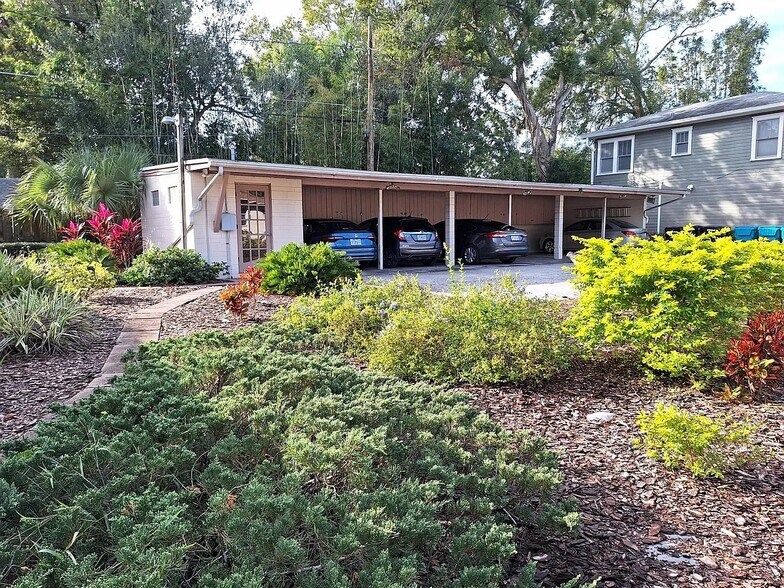 Covered parking - 644 E Harwood St