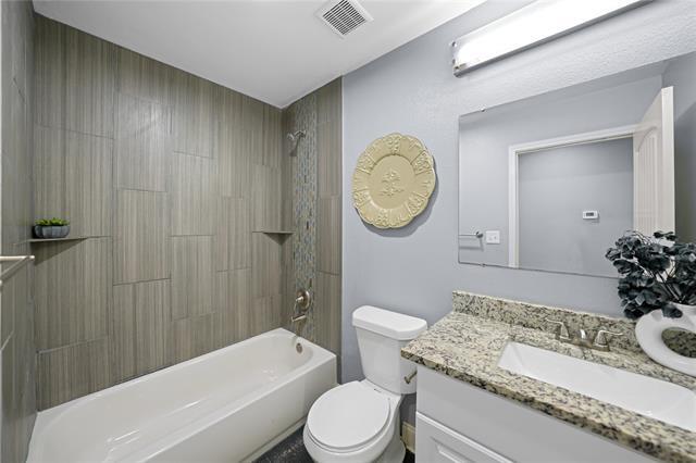 Building Photo - 1228 Jones St