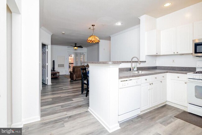 Building Photo - 11373 Aristotle Dr