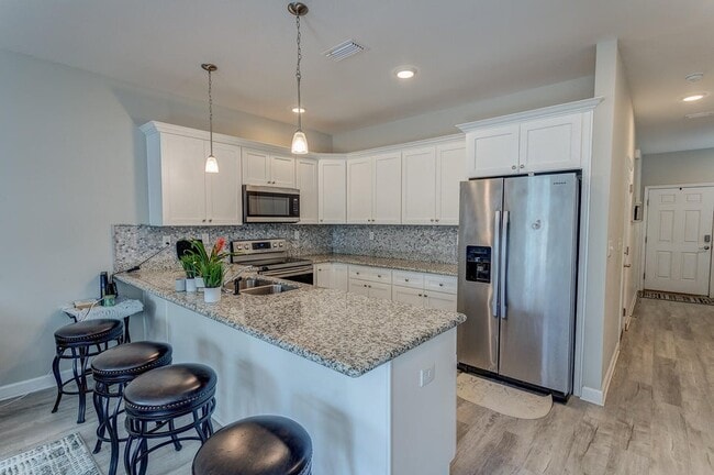 Building Photo - 9009 Banyan Beach Dr