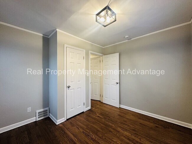 Building Photo - Charming 3 Bedroom Bungalow in Prime Ferndale Location!