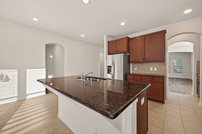 Building Photo - 25354 Holton Ridge Dr