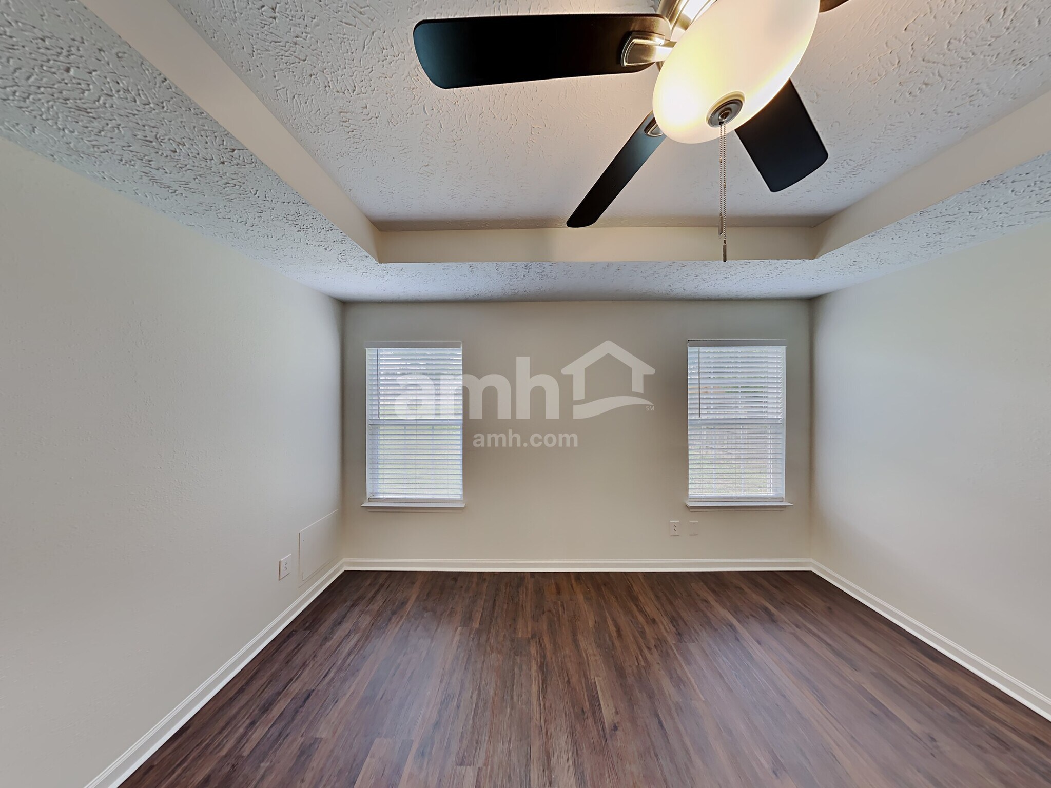 Building Photo - 1856 Portview Dr