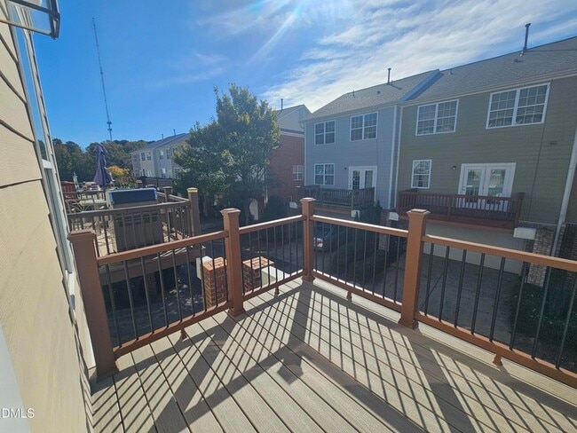 Building Photo - 606 Sawcut Ln