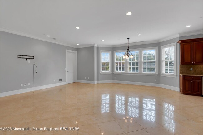 Building Photo - 1132 Oval Rd