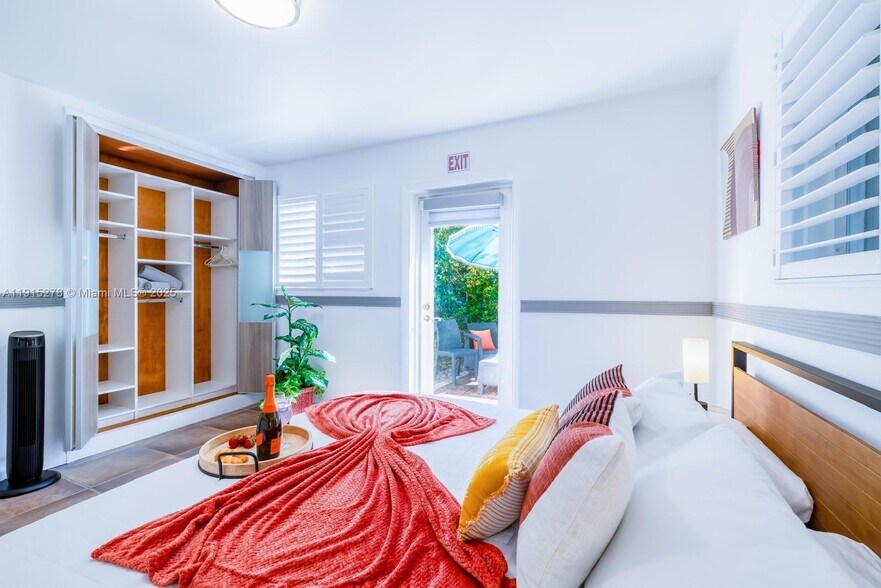 Building Photo - 312 N Luna Ct