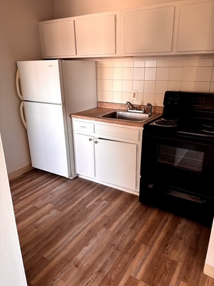 Building Photo - 7919 Lake Ave