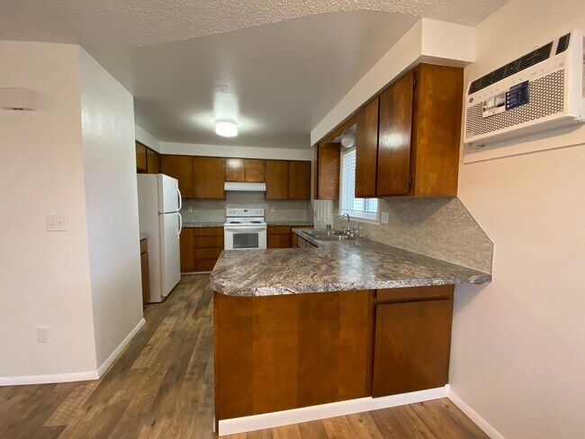 Building Photo - 2bed, 1bath, 800 Sq.ft. apartment - Nampa - Near NNU