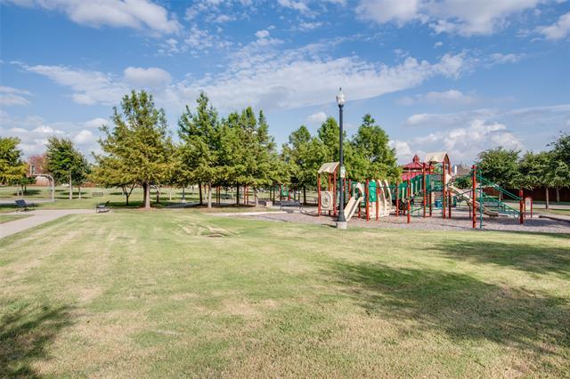 Building Photo - 10060 Danbury Dr