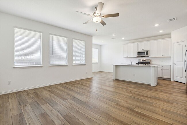 Building Photo - 1120 Flameleaf Dr