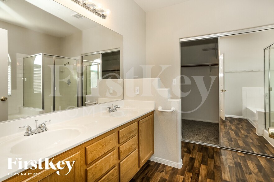 Building Photo - 4405 Vogue St