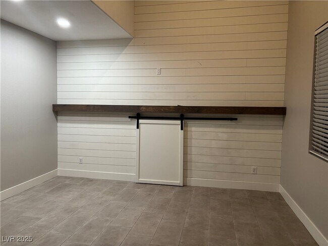 Building Photo - 675 Pacific Cascades Dr