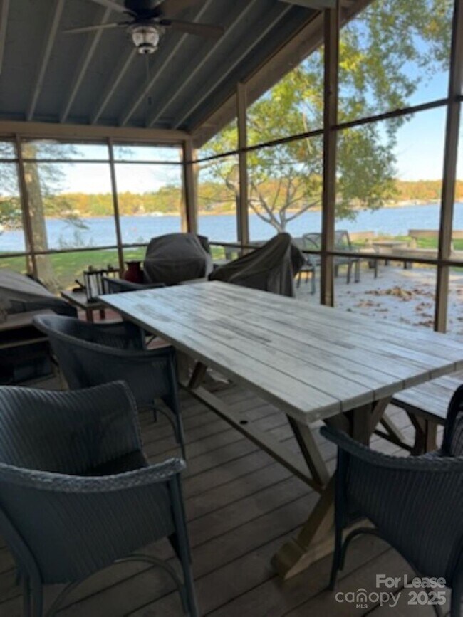 Building Photo - 189 Patternote Rd