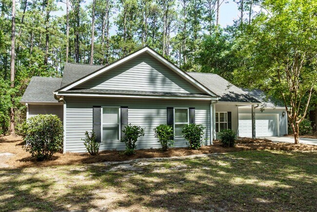 Building Photo - Desirable home on Lady's Island