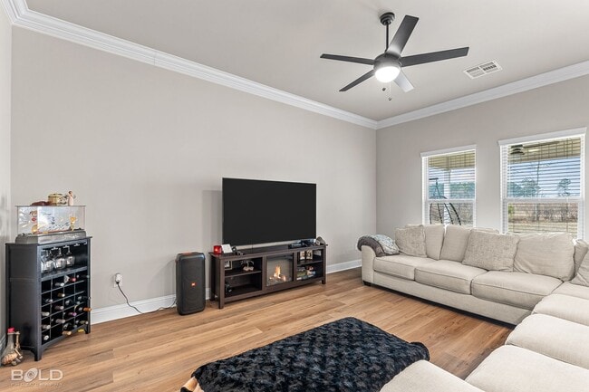 Building Photo - 315 Hummingbird Ln