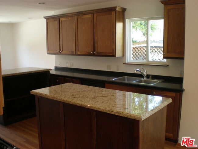 Building Photo - 4203 Sunset Dr