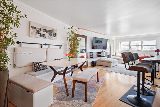 Building Photo - 1881 Washington Ave