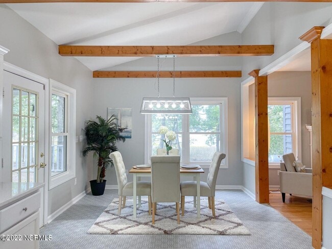 Building Photo - 806 Willbrook Cir