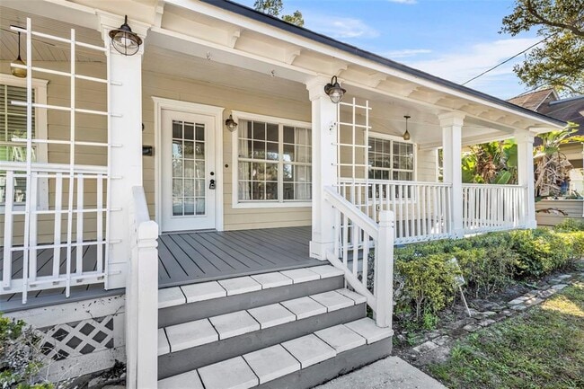 Building Photo - 1027 N Hampton Ave