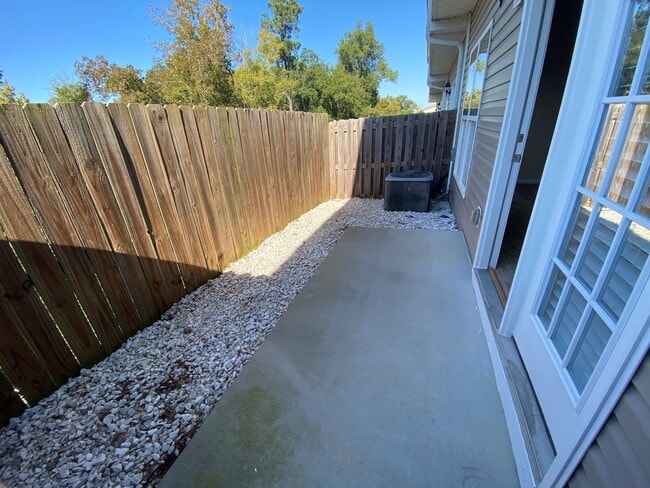 Building Photo - 2075 Reserve Ln