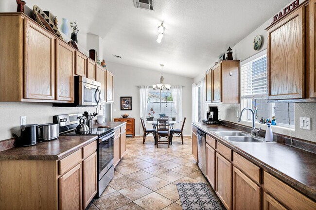 Building Photo - 144 S Kingston St