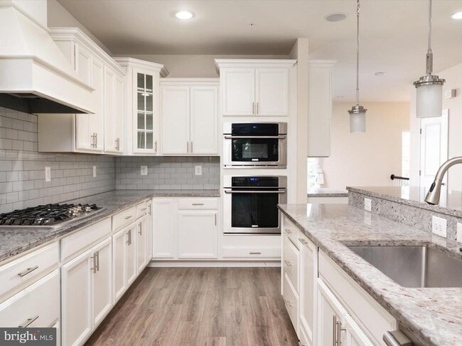 Building Photo - 1221 Orchid Rd