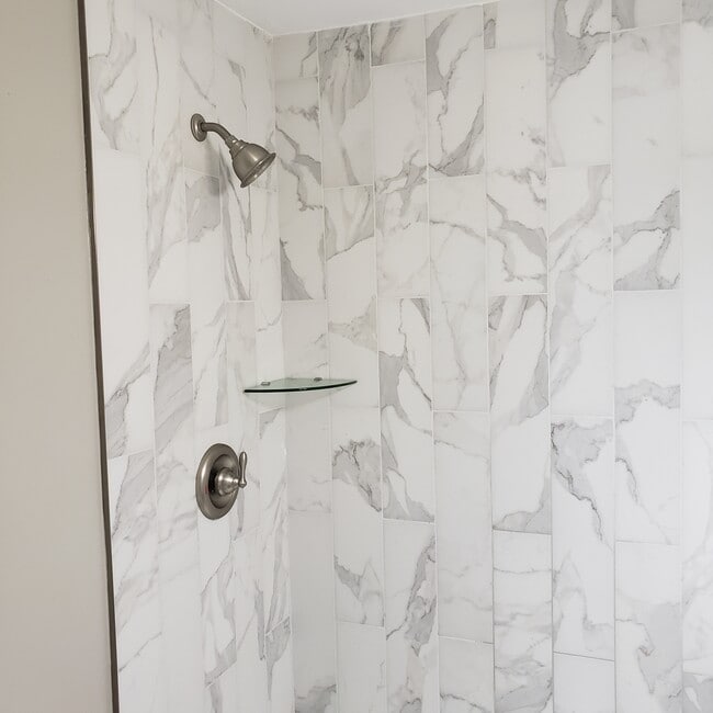 Bathroom 2 Shower - 8421 Cohn St