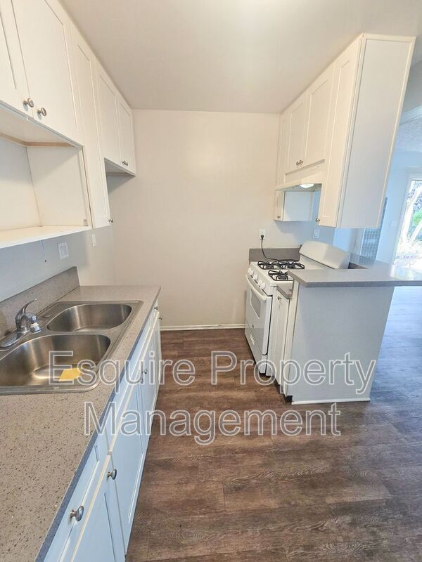 Building Photo - 974 Ashland Ave